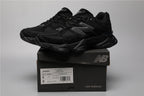 Elegante schwarze New Balance 9060 Sneakers für jeden Anlass. 9