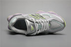 New Balance 9060 Weiße Grüne Sneakers für stilvolle Auftritte. 2