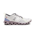 On Running Cloud X 3 in Weiß für Damen, ideal für Sport und Freizeit.