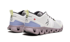 On Running Cloud X 3 in Weiß für Damen, ideal für Sport und Freizeit. 3