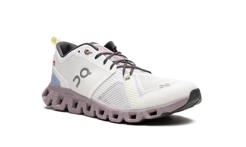 On Running Cloud X 3 in Weiß für Damen, ideal für Sport und Freizeit. 5