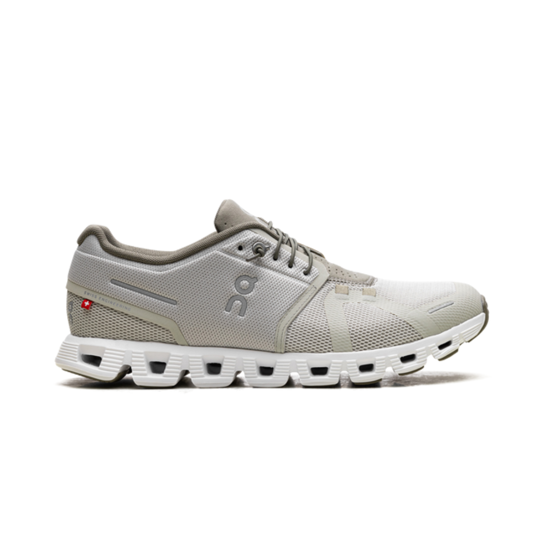 On Running Cloud 5 Chalk Grove Sneaker in Beige und Grün
