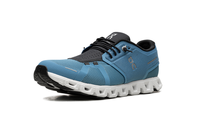 On Running Cloud 5 in Niagara Blau und Schwarz, atmungsaktiver Sneaker. 4