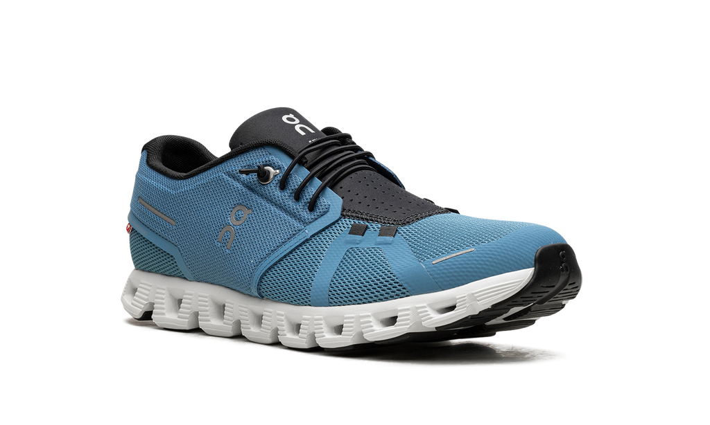 On Running Cloud 5 in Niagara Blau und Schwarz, atmungsaktiver Sneaker. 5