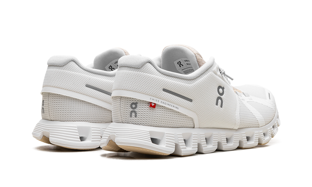 On Running Cloud 5 Push in Ivory Savannah, eleganter Laufschuh für Komfort und Agilität. 3