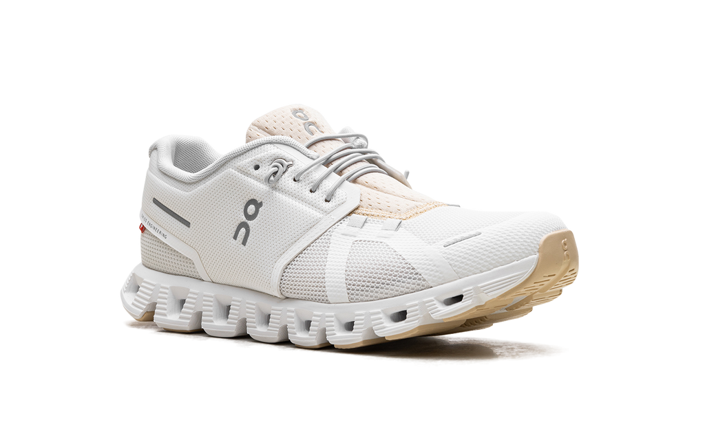On Running Cloud 5 Push in Ivory Savannah, eleganter Laufschuh für Komfort und Agilität. 5