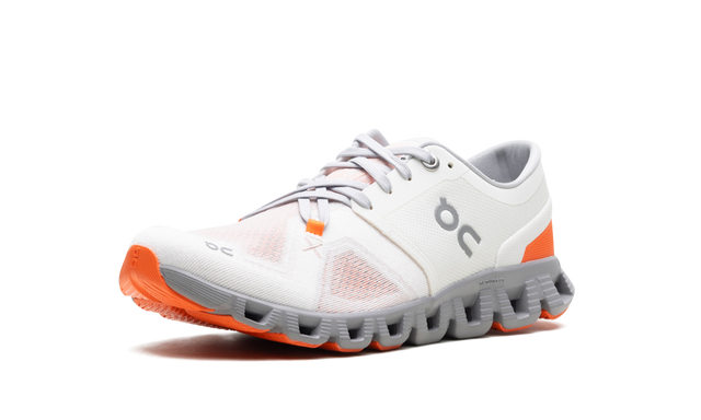 On Running Cloud X 3 in modernem Design für anspruchsvolle Workouts. 4