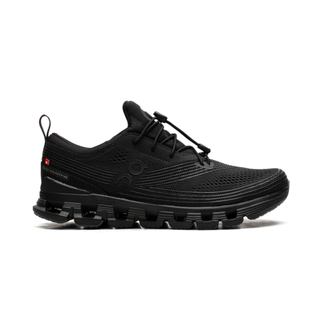 On Running Cloud X Z5 Damensneaker in All Black für Sport und Training.
