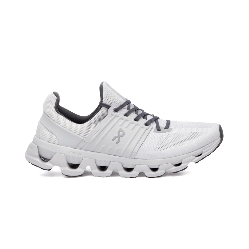 On Running Cloudswift 3 AD Laufschuh in Frost und Glacier Farben.