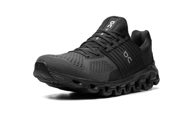 On Running Cloudswift in Schwarz, sportlicher Laufschuh für urbane Läufer. 4