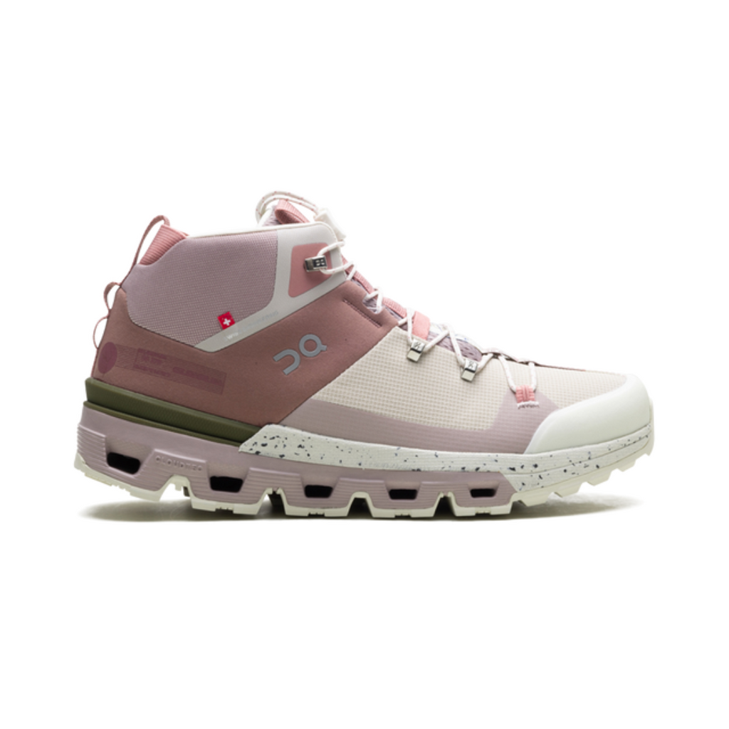 On Running Cloudtrax Sneaker in Rosa und Elfenbein