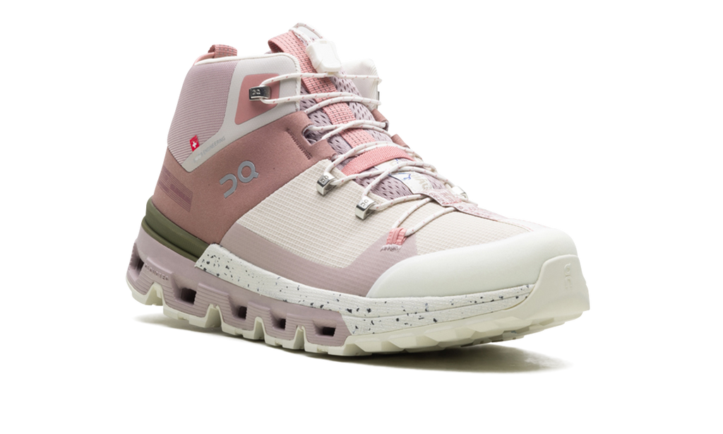 On Running Cloudtrax Sneaker in Rosa und Elfenbein 5