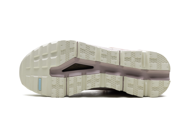 On Running Cloudtrax Sneaker in Rosa und Elfenbein 6