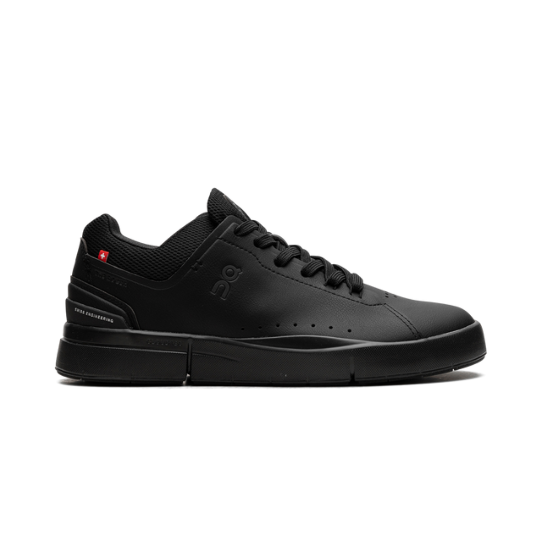On Running Roger Advantage Sneakers in elegantem Schwarz.
