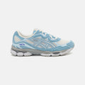 ASICS Gel-NYC Cream Arctic Sky Sneakers in Creme und Hellblau.