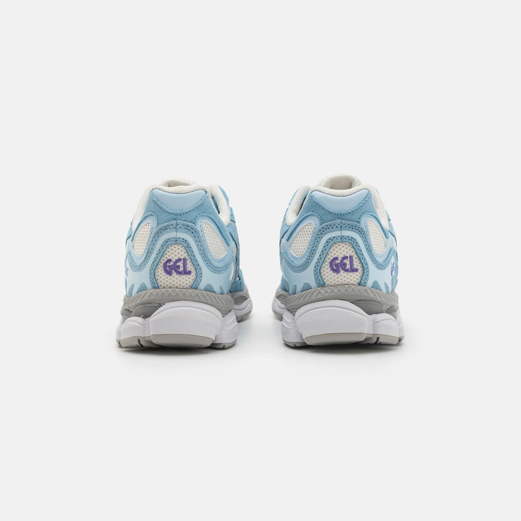 ASICS Gel-NYC Cream Arctic Sky Sneakers in Creme und Hellblau. 3