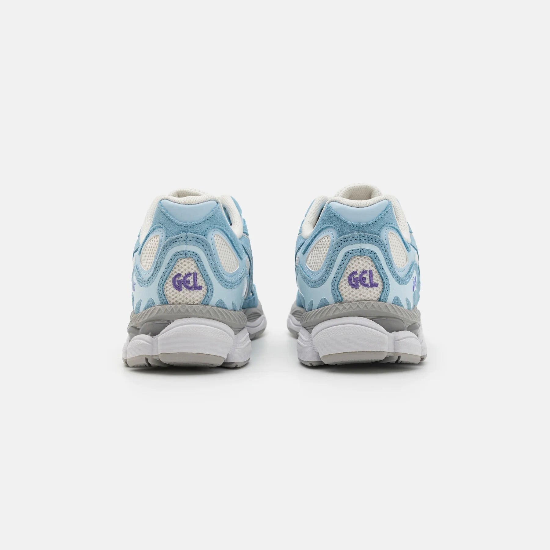 ASICS Gel-NYC Cream Arctic Sky Sneakers in Creme und Hellblau. 3