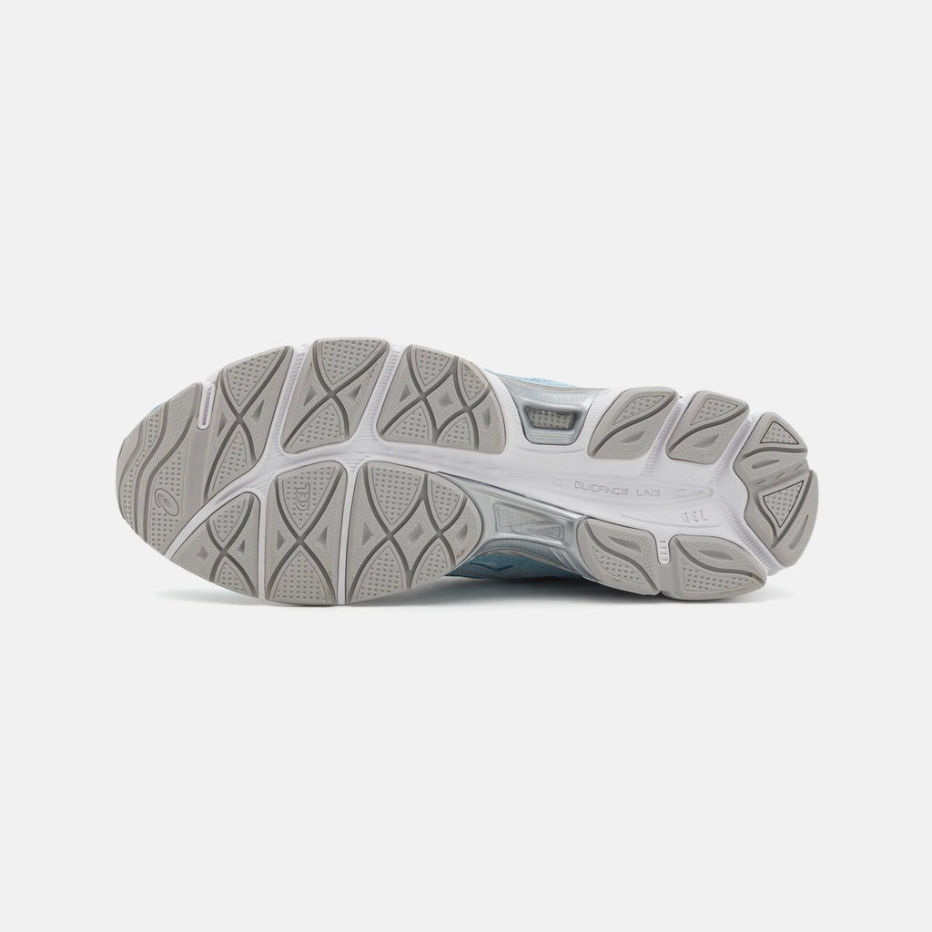 ASICS Gel-NYC Cream Arctic Sky Sneakers in Creme und Hellblau. 5
