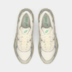 ASICS Gel-NYC Cream Fossil Sneakers in Creme und Fossil 4