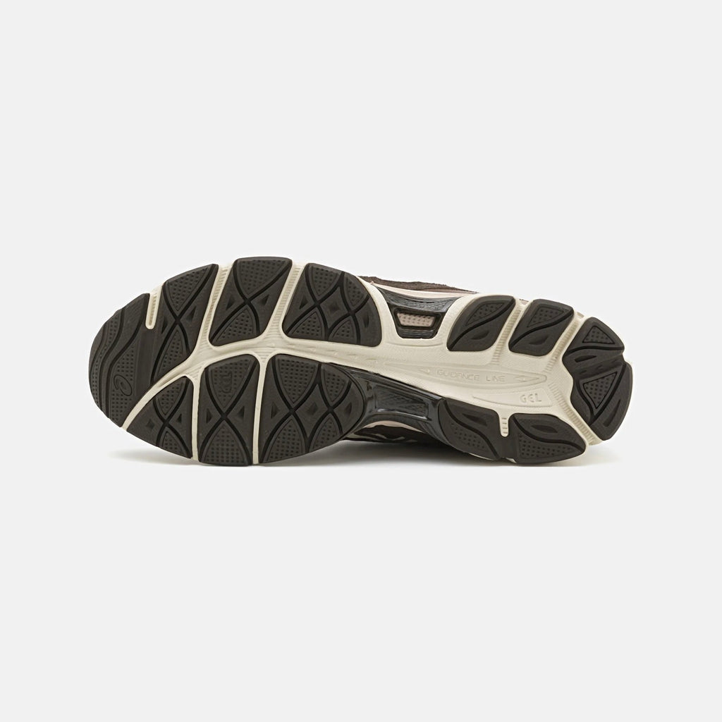 ASICS Gel-NYC Black Coffee Sneakers in elegantem Design. 5