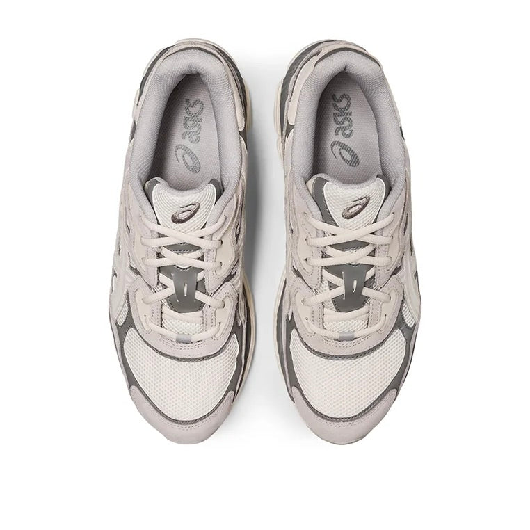 Asics Gel-NYC Graue Sneakers in atmungsaktivem Mesh mit Gummisohle. 4