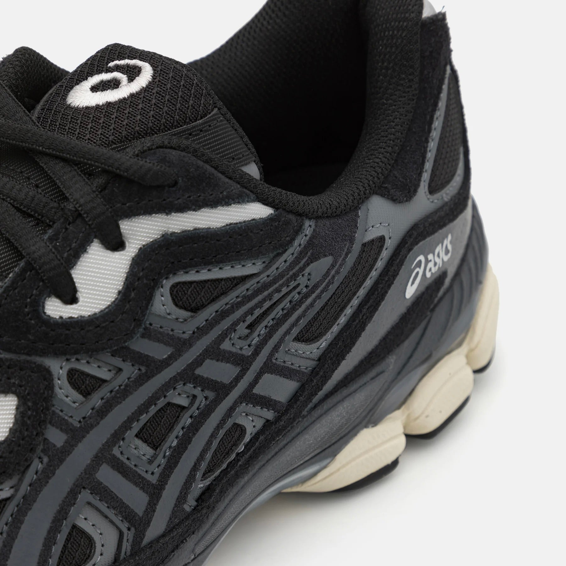 ASICS Gel-NYC Schwarz Sneakers für Herren und Damen 6