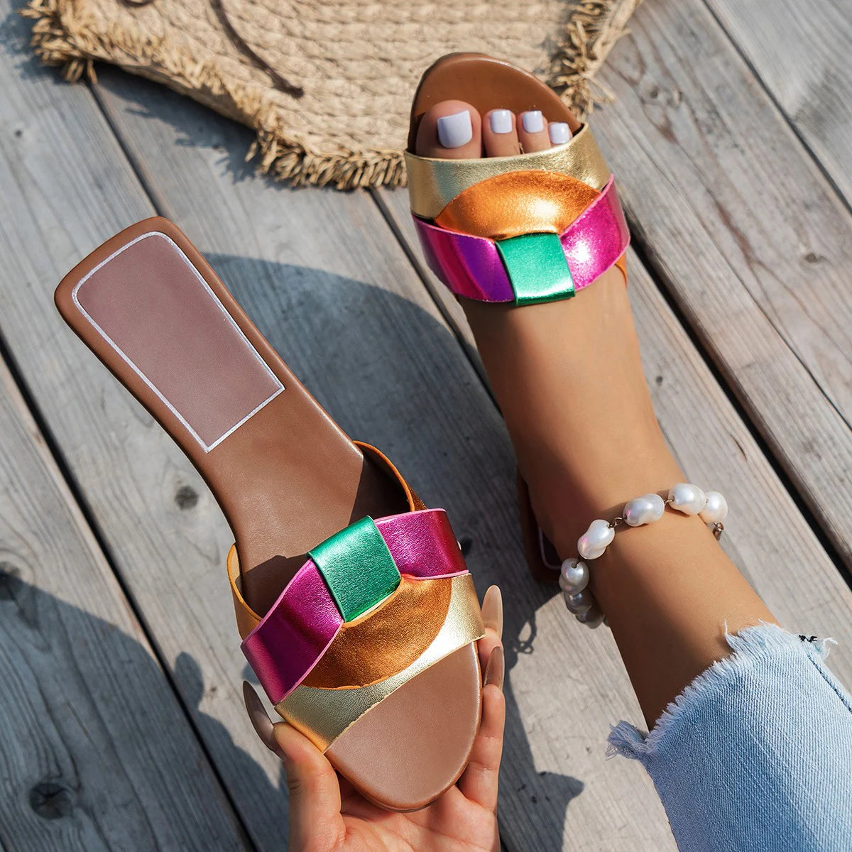 Elegante flache Slip On Sandalen für Frauen in verschiedenen Farben. 2