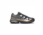 XT-4 OG Sneakers in tiefem Lichen, Grau und Orange.