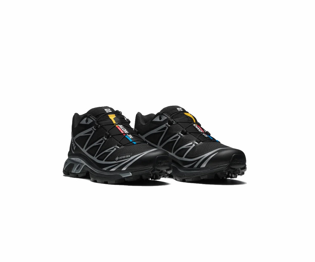 XT-6 GORE-TEX Sneakers in Schwarz und Silber, ideal für Trail und Stadt. 2