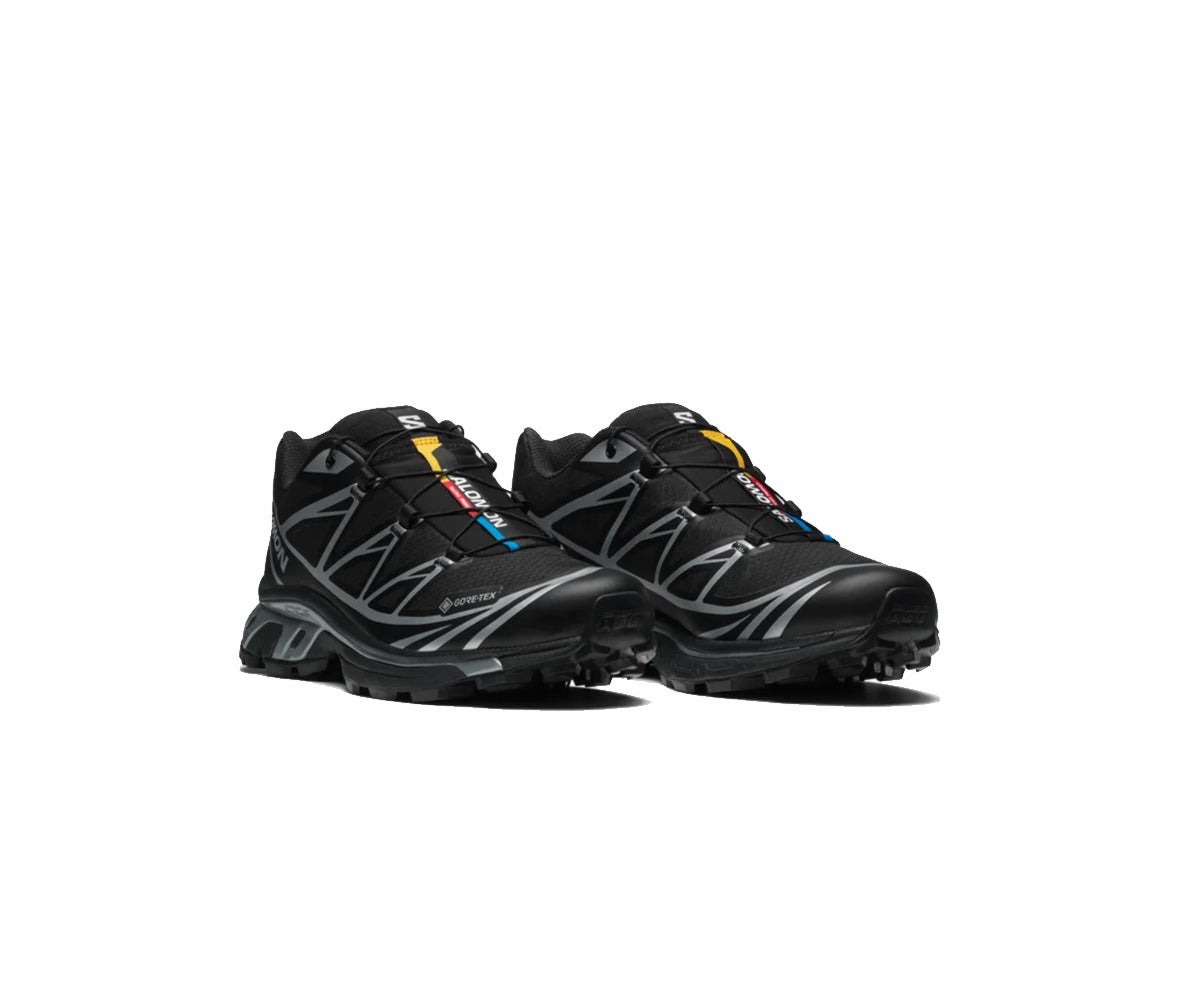XT-6 GORE-TEX Sneakers in Schwarz und Silber, ideal für Trail und Stadt. 2