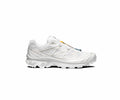 Salomon XT-6 Sneakers in Weiß und Lunar Rock für Damen.