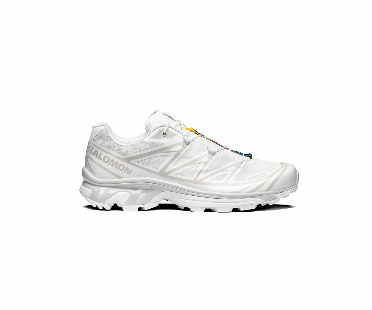 Salomon XT-6 Sneakers in Weiß und Lunar Rock für Damen.