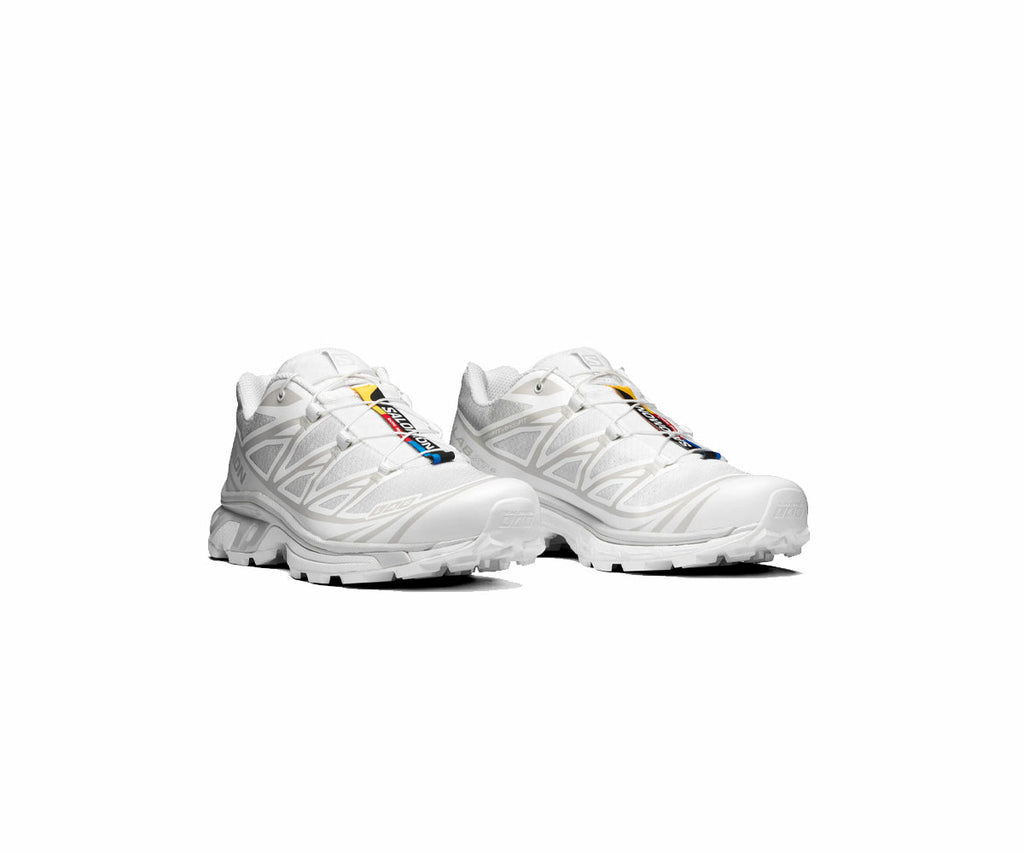 Salomon XT-6 Sneakers in Weiß und Lunar Rock für Damen. 2