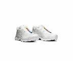 Salomon XT-6 Sneakers in Weiß und Lunar Rock für Damen. 2