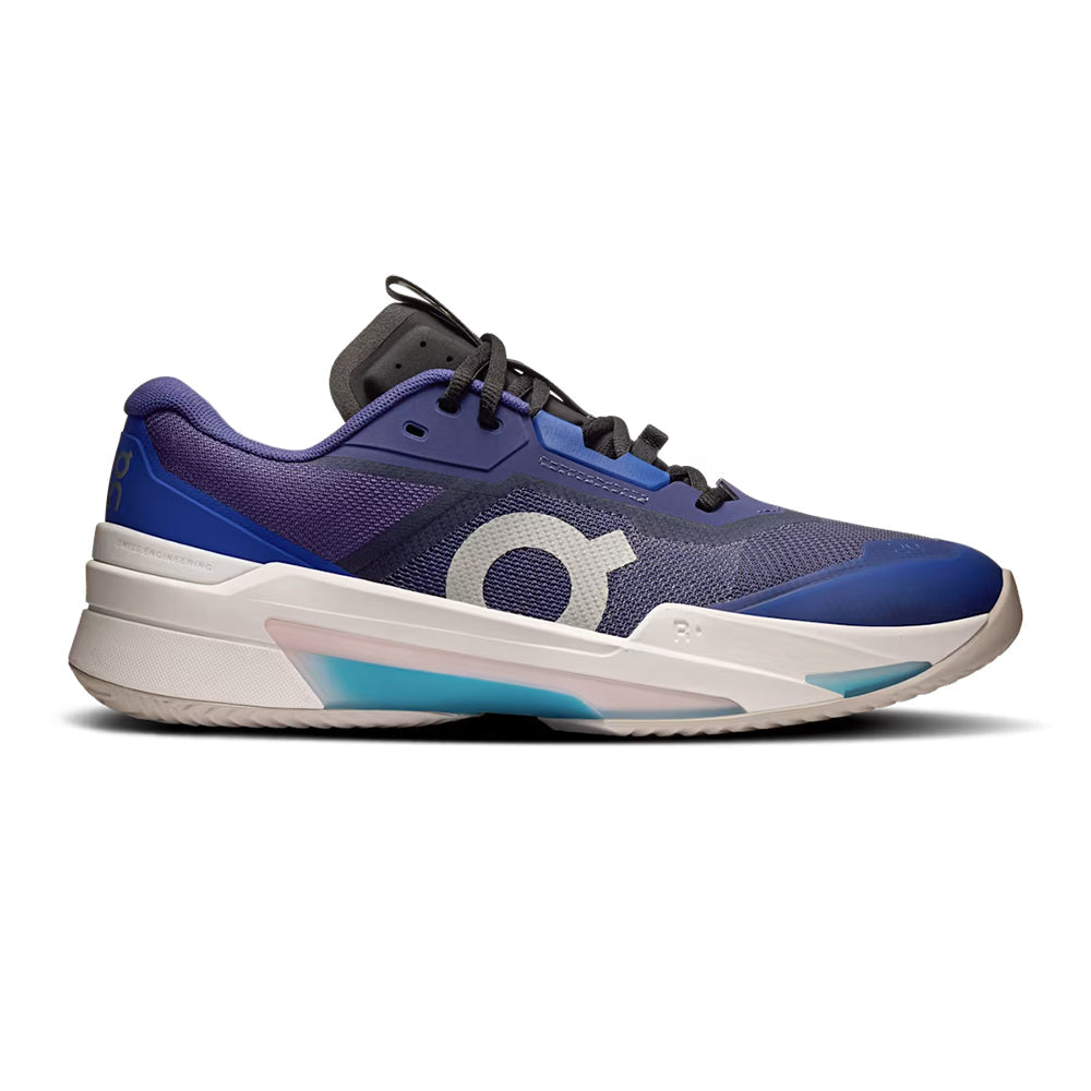 Aggressiver Tennisschuh für Hartplätze in Blau.