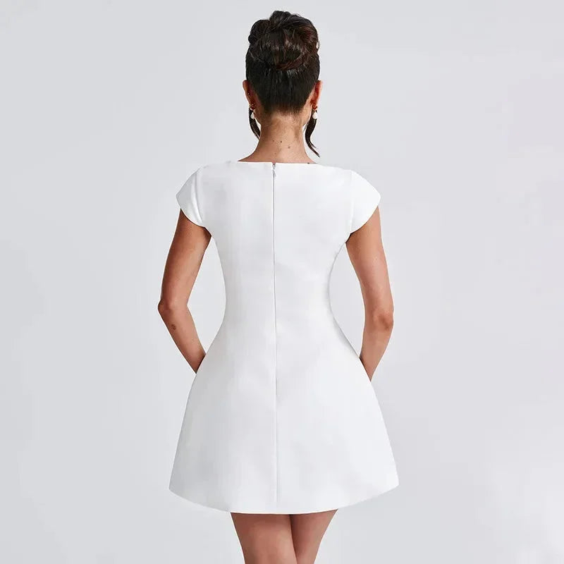 Marke Skaterkleid mit Cap-Ärmeln und quadratischem Ausschnitt, elegant und stilvoll — Image 2