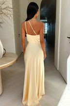 Marke Abendkleid Asymmetrisch mit Schlitz und Satin — Image 5
