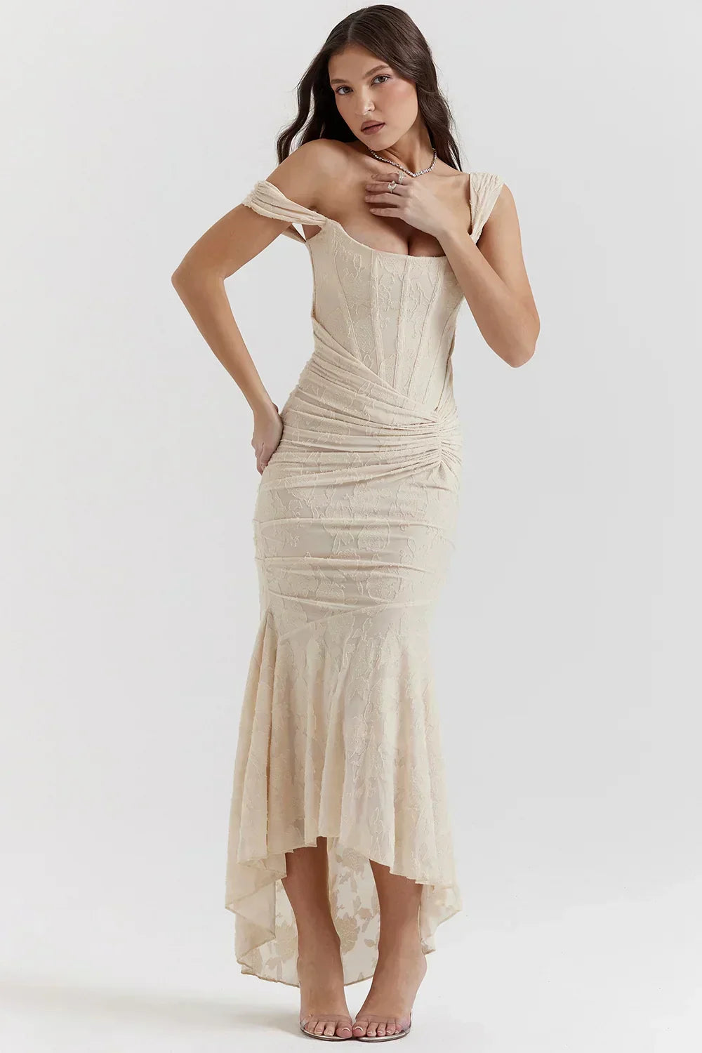 Marke Abendkleid mit Spitzen-Design und asymmetrischem Saum — Image 3