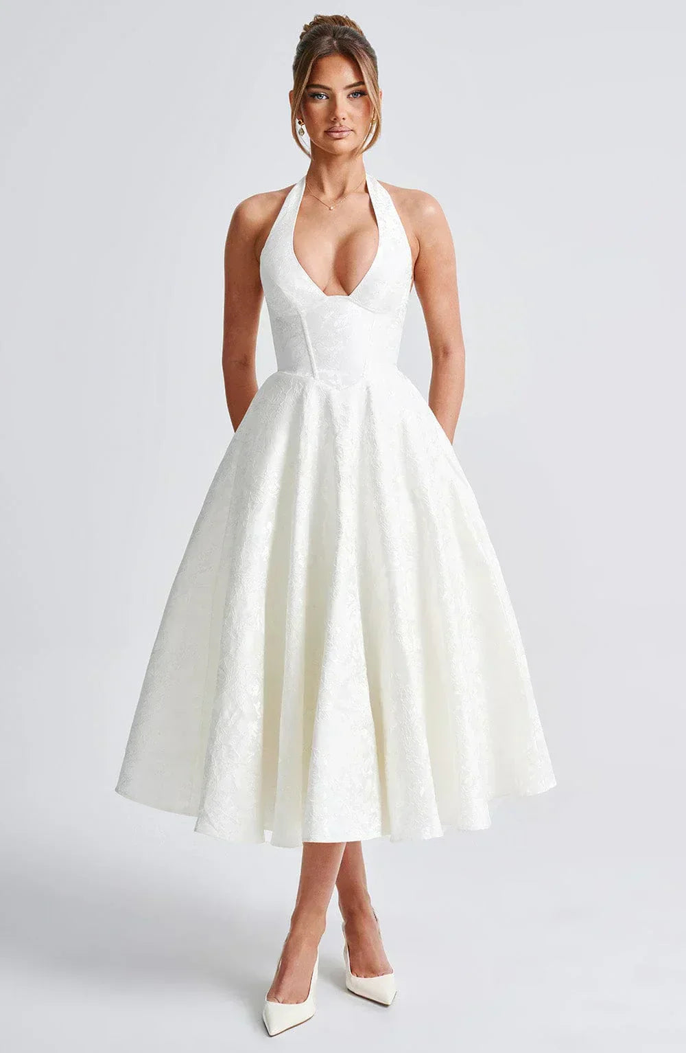 Marke Cocktailkleid mit Neckholder und floraler Spitze, Midi-Länge — Image 4