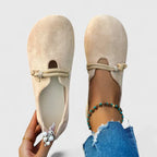 Velora Freizeitschuhe in Beige und Schwarz — Main Image
