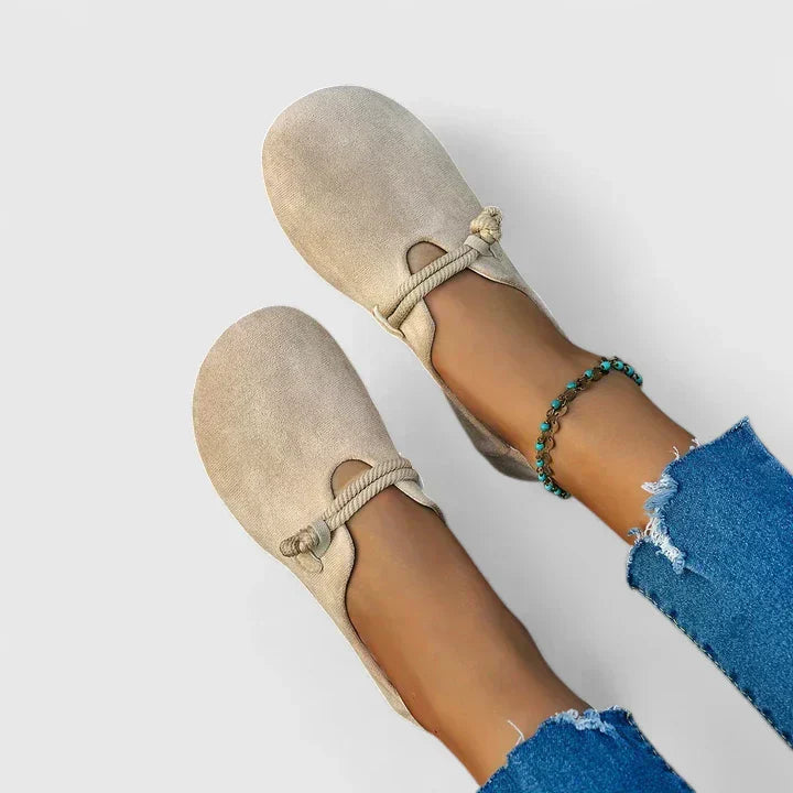 Velora Freizeitschuhe in Beige und Schwarz — Image 4