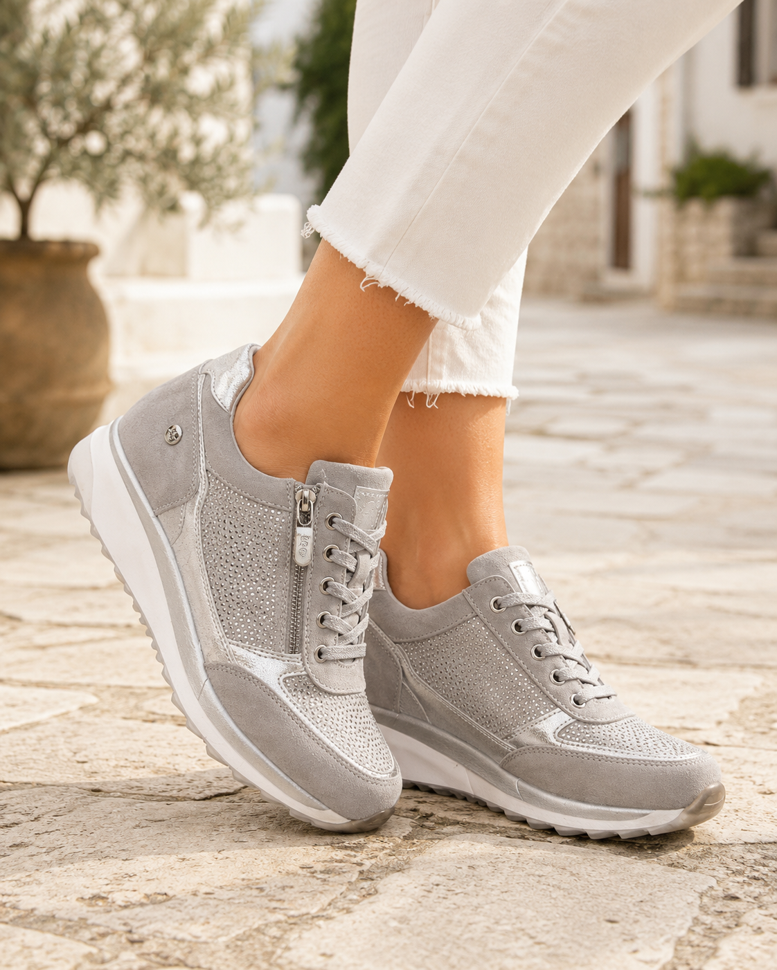 Velora Sneaker in Silber — Image 2