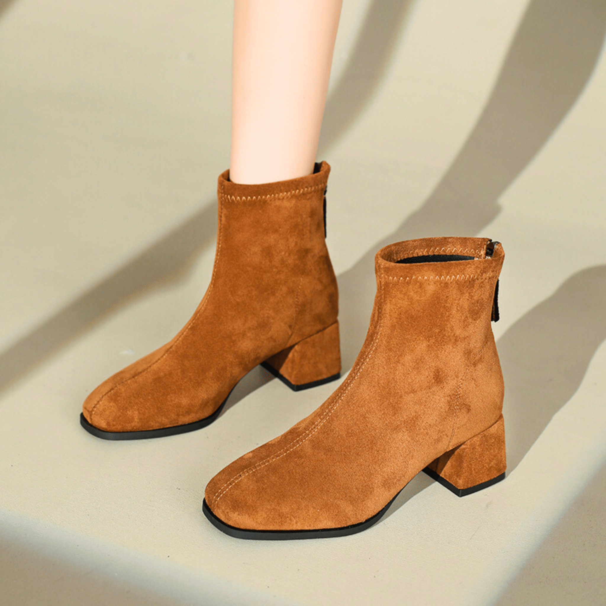 Damen Stiefeletten Wildlederoptik Blockabsatz Reißverschluss Braun Schwarz Beige — Image 5